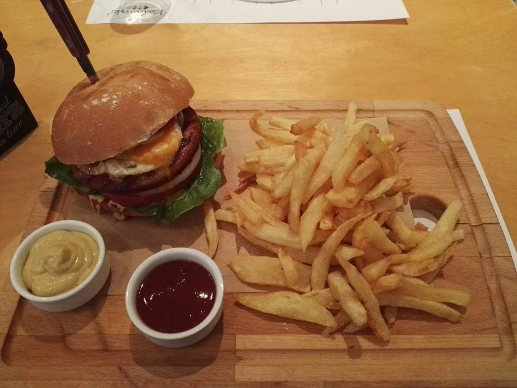 Kalamaki Square Αγία Παρασκευή - Burger 4