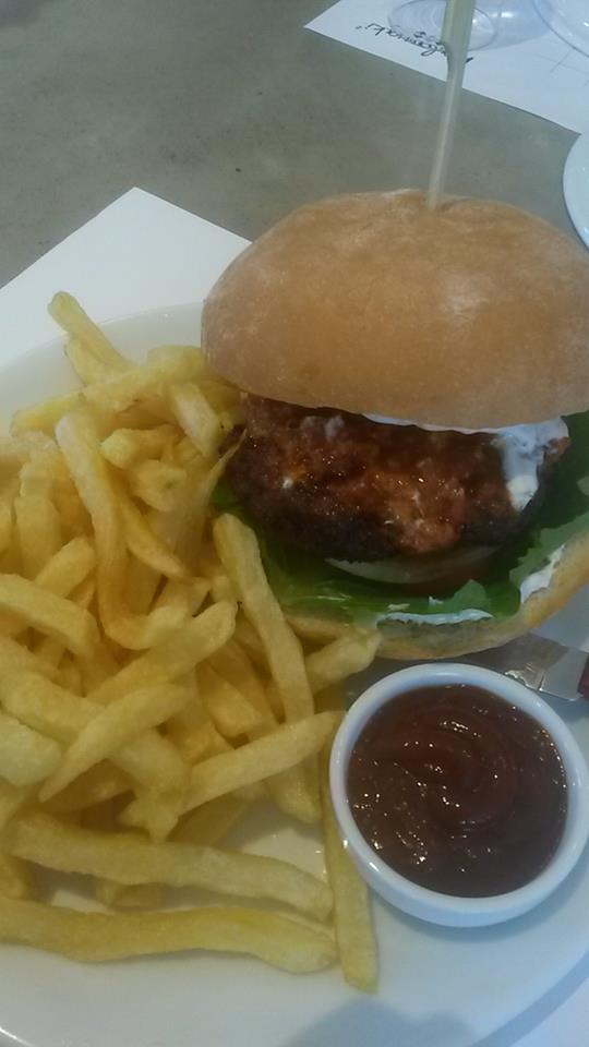 Kalamaki Square Αγία Παρασκευή - Burger 6