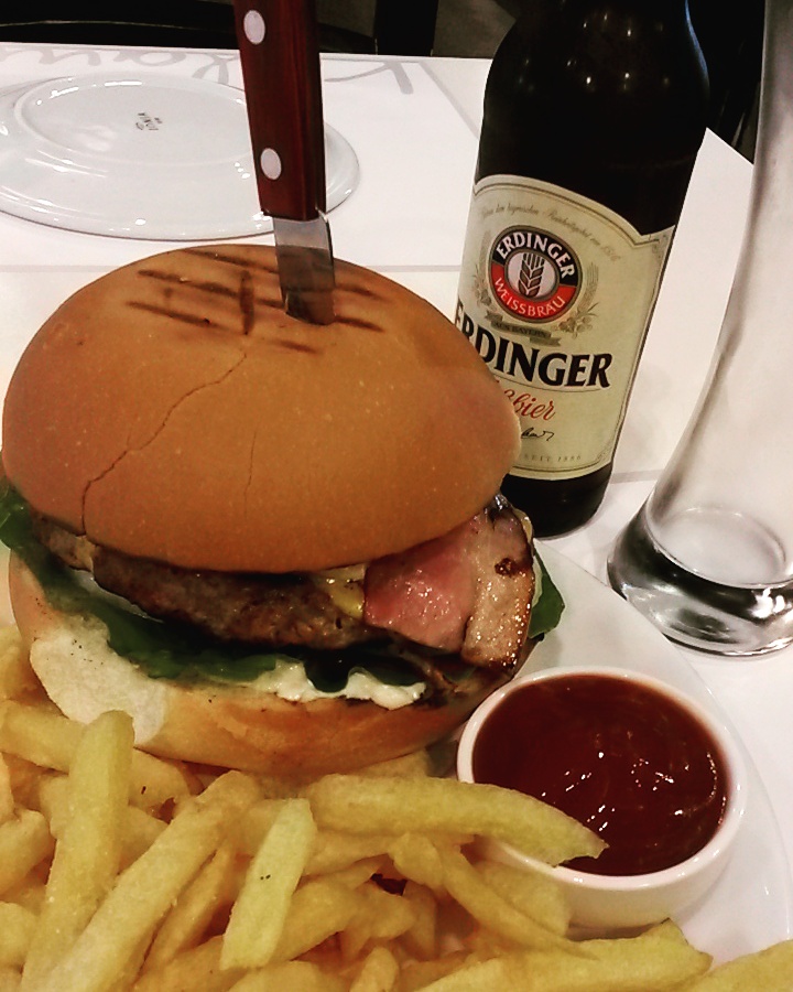 Kalamaki Square Αγία Παρασκευή - Burger 8