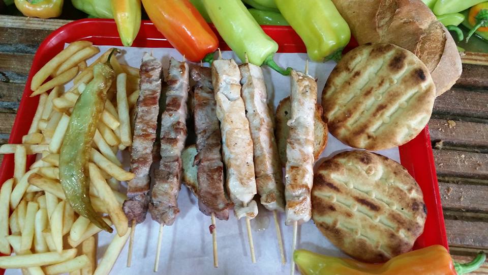 Ο Πιπεράκιας Αμπελόκηποι - Δίσκος με Μερίδα Καλαμάκια 1